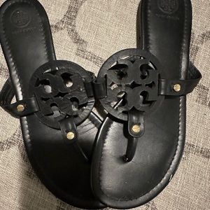 Tory Burch Size 9 Sandals